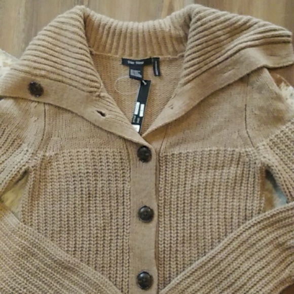 NWT VICE VERSA ADORABLE LONG, FRONT POCKET SWEATER IN CAMEL COLOR. SZ S - Picture 2 of 6